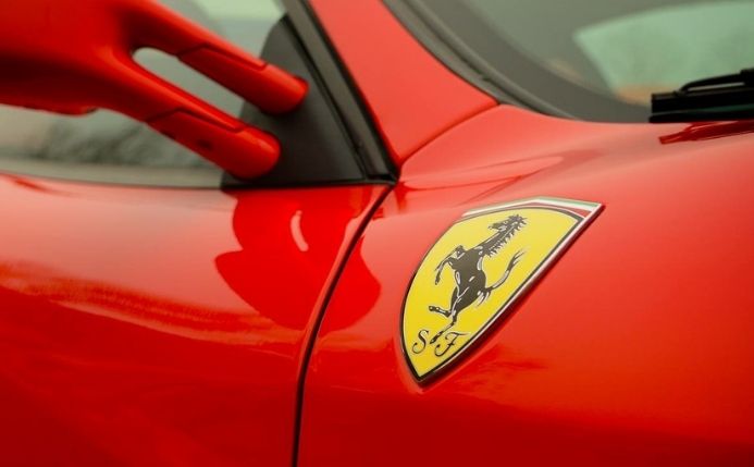 Descubre el significado del logo de Ferrari - Colectivia blog de actividades